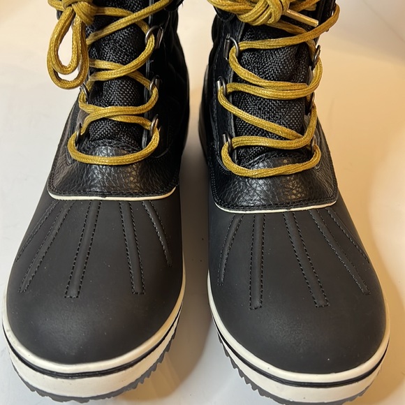 NWOT GLOWBALWIN BLACK AND WHITE WINTER BOOT SZ 10 - Picture 16 of 16